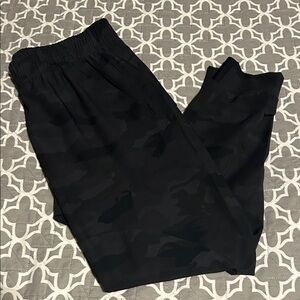 Women’s Under Armour Black Camouflage Joggers